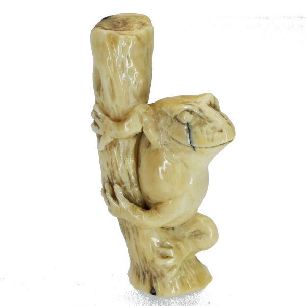 Frosch auf Ast Netsuke