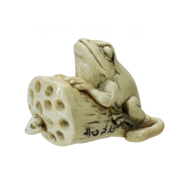 Frosch auf Lotusstempel mit Made Netsuke Mammutelfenbein