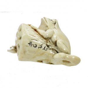 Frosch auf Lotusstempel mit Made Netsuke Mammutelfenbein